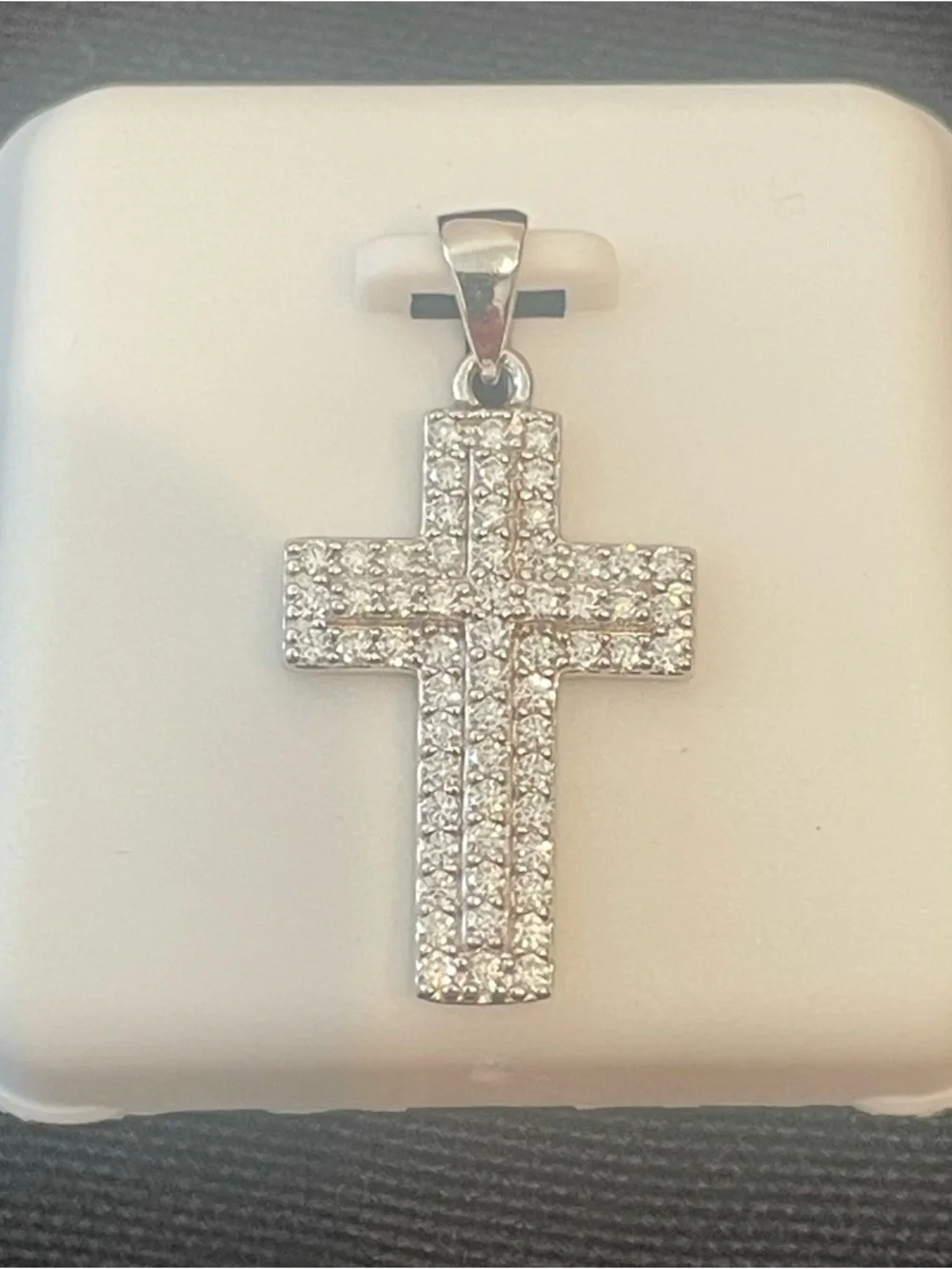 925 silver 1.00ctw Moissanite cross pendant - Picture 1 of 3
